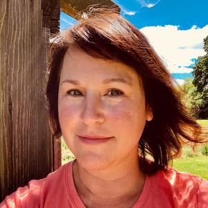 Meet your Posher, Angie